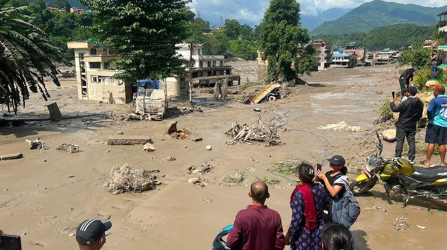 नेपाल आपदा में रायपुर की मोनिका लापता : छत्तीसगढ़ सरकार ने केंद्रीय एजेंसियों के साथ तलाश तेज की 1 6a8fa69c9574e nepal flood 275311740 16x9 1 1