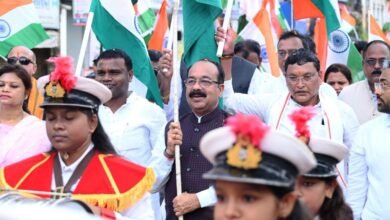 कांकेर में देशभक्ति का दिखा जुनून : अरुण साव की अगुवाई में ढाई किमी तिरंगा यात्रा निकली, 92 फीट लंबे ध्वज ने खींचा ध्यान 3 IMG 20260811 WA0030