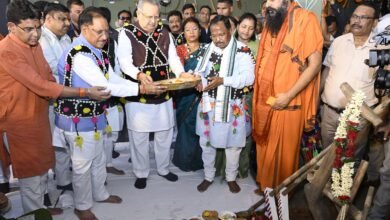 हरेली पर CM साय ने दिया हरियाली का संदेश: पारिजात का पौधा लगाया, कृषि औजारों की पूजा की; बोले- किसान समृद्ध होगा तो प्रदेश बढ़ेगा 3 IMG 20260812 WA0047