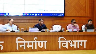 सड़क-भवन निर्माण में देरी पर PWD सख्त: समय पर काम नहीं करने वाले ठेकेदार ब्लैकलिस्ट, मार्च 2027 तक सभी पुराने काम होंगे पूरे 3 IMG 20260813 WA0002