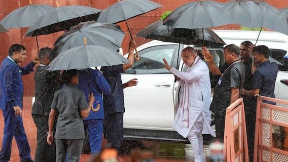 ‘गृह मंत्री सदन में आएं’ के नारों से गूंजा संसद: पेलेट गन मुद्दे पर विपक्ष का हंगामा, रिजिजू ने कहा- नियम से मंत्री जवाब देंगे 1 IMG 20260807 151519