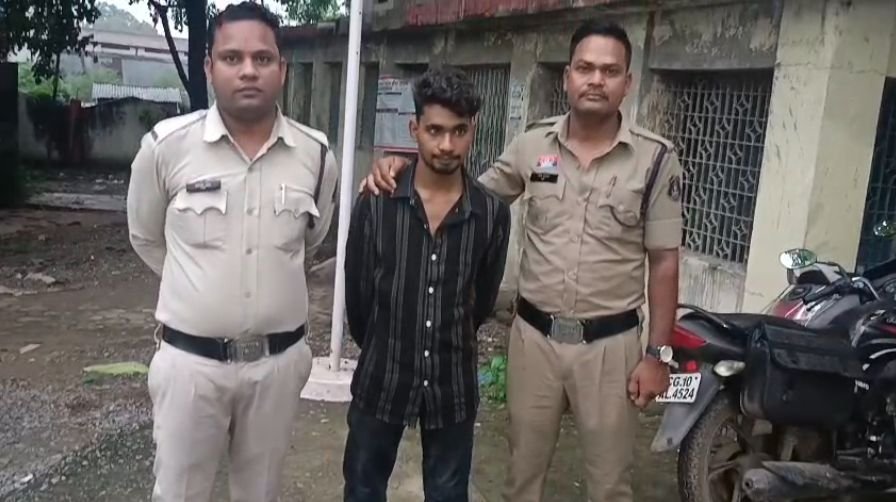 प्रेमिका ने ठुकराया शादी का प्रस्ताव तो भड़का प्रेमी : वीडियो कॉल के फोटो-वीडियो इंस्टाग्राम पर किए वायरल, गिरफ्तार 1 image 37 2