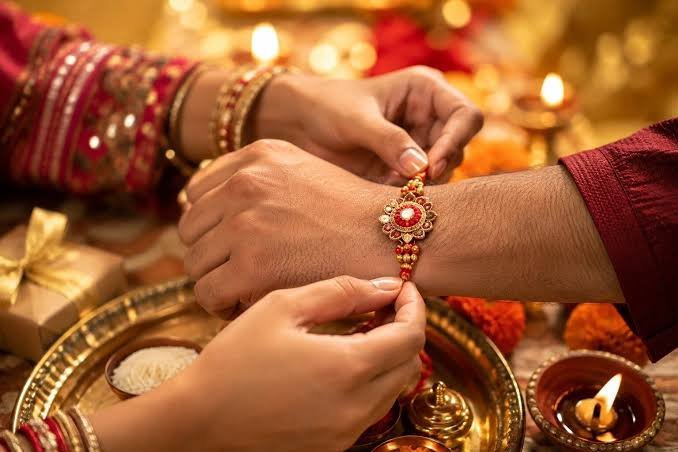 रक्षाबंधन पर इस बार भद्रा बाधा नहीं: पूर्णिमा सुबह 9:48 बजे तक, पंचक में पहले भगवान को राखी चढ़ाने की सलाह 1 images 6