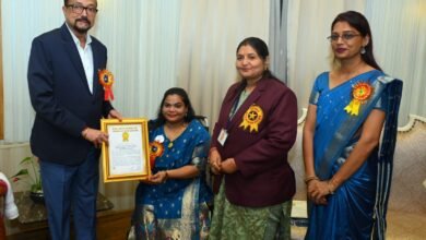 राज्यपाल रमेन डेका ने वर्ल्ड ऑडियो बुक टीम को किया सम्मानित, दृष्टिबाधितों के लिए तैयार की जा रही पढ़ाई की सामग्री 3 IMG 20260903 WA0018