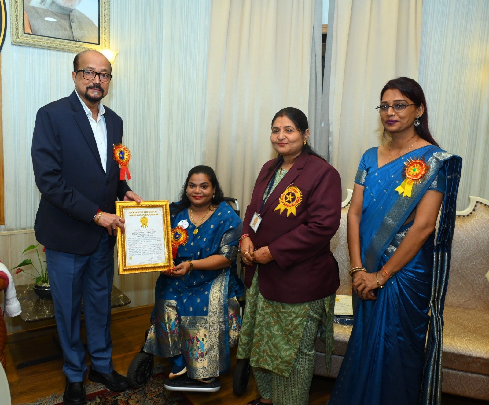 राज्यपाल रमेन डेका ने वर्ल्ड ऑडियो बुक टीम को किया सम्मानित, दृष्टिबाधितों के लिए तैयार की जा रही पढ़ाई की सामग्री 1 IMG 20260903 WA0018