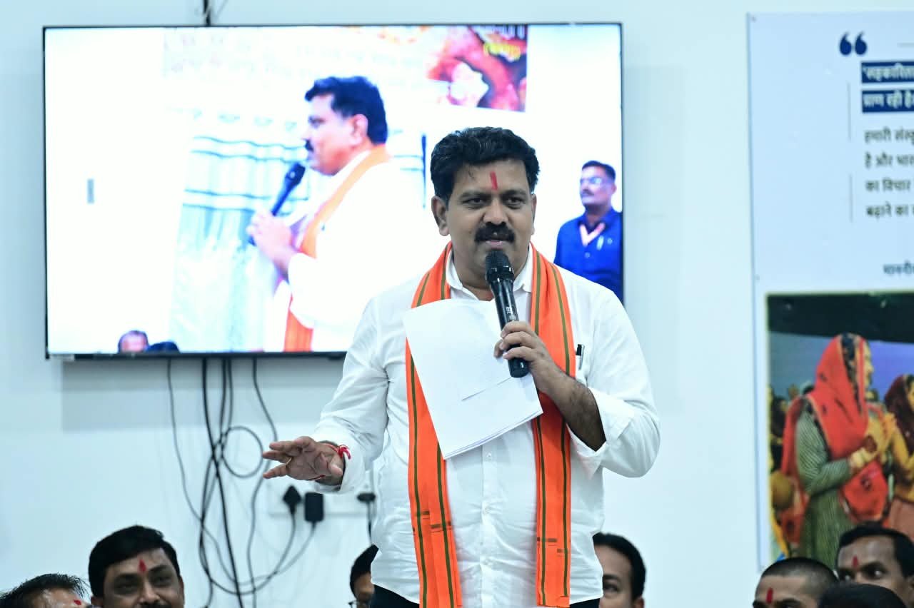भोरमदेव शक्कर कारखाने की बड़ी उपलब्धि: लगातार दो साल देश में सबसे ज्यादा रिकवरी; उप मुख्यमंत्री विजय शर्मा ने किसानों को दी सस्ती शक्कर 1 IMG 20260913 WA0048