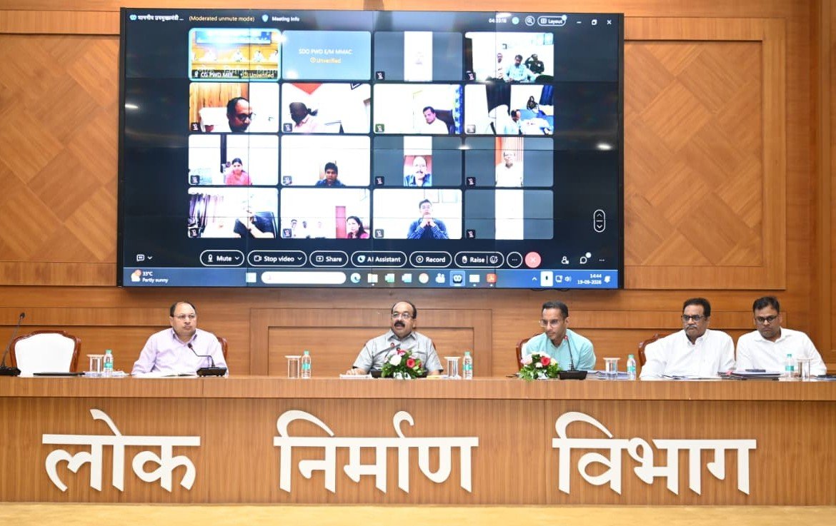 CG में सड़कों की हालत पर डिप्टी CM नाराज: 15 अक्टूबर तक गड्ढे भरने के निर्देश, अधिकारियों को 2-3 दिन में निरीक्षण करना होगा 1 IMG 20260919 WA0042