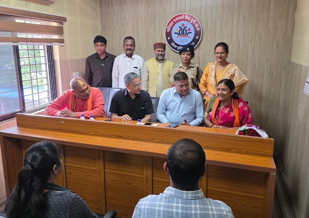 Union minister of state Savitri Thakur visits Durg women’s police station, reviews family counselling 1 IMG 20260927 WA0012