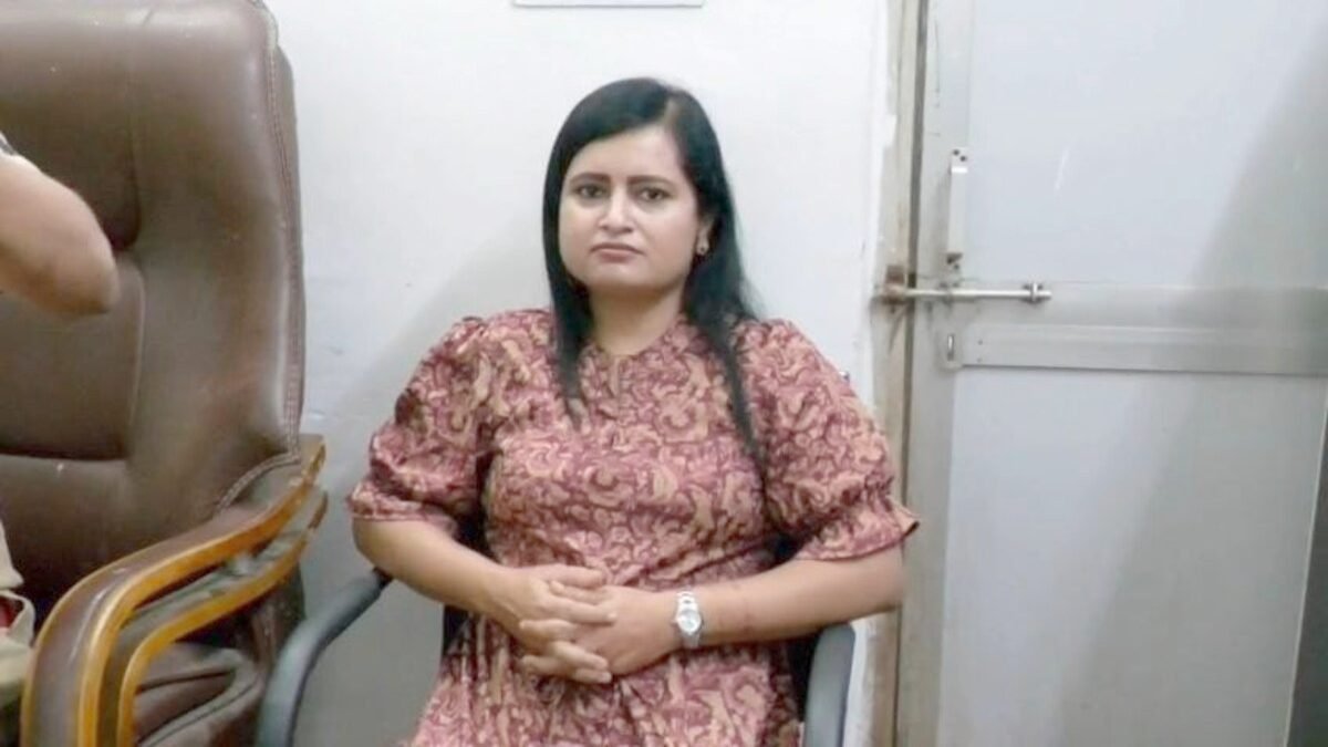 रायपुर में महापौर पर आपत्तिजनक टिप्पणी का मामला गरमाया: सोशल मीडिया इंफ्लूएंसर सोमा देवांगन हिरासत में, पुलिस कर रही जांच 1 image 2026 09 05T174538.171