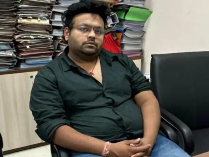 16 साल पहले मर चुके व्यक्ति के नाम पर GST फ्रॉड: ₹142 करोड़ का कारोबार दिखाया, ₹23.43 करोड़ की ITC ली; संचालक पर FIR 1 whatsapp image 2026 09 19 at 164202 1789820023 1