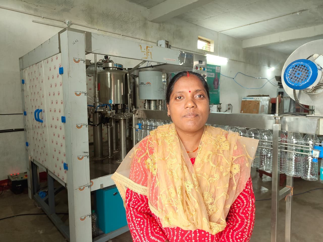 विशेष लेख : मुन्नी का हौसला, ‘एम हेल्प वॉटर’ की धार से बदली जिंदगी, पीएमईजीपी ने बनाया महिला उद्यमी 1 IMG 20261001 WA0003