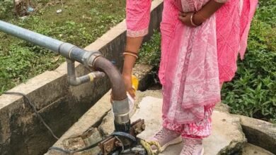 धमतरी में बारिश के बाद पेयजल सुरक्षा का महाअभियान: 3,110 ‘जल बहिनियां’ संभाल रहीं मोर्चा, गांव-गांव पानी की जांच 4 IMG 20261001 WA0033