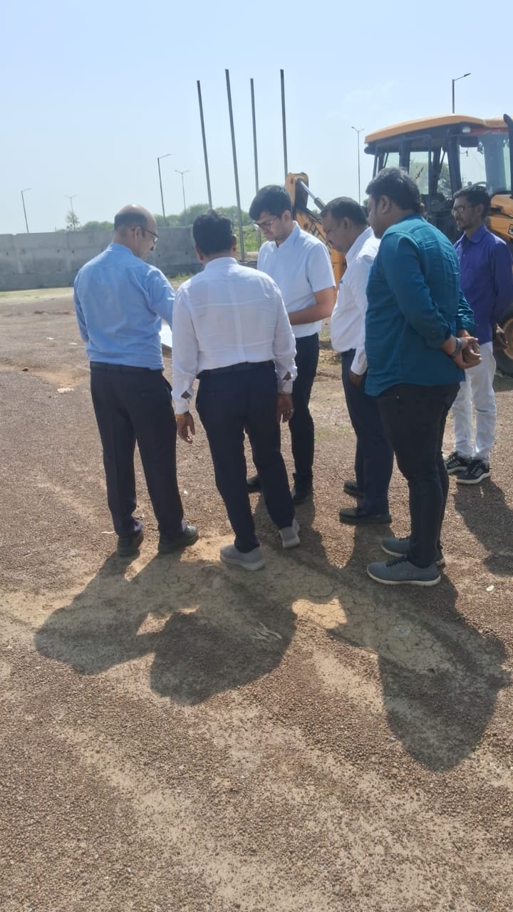 Raipur civic body chief reviews PM e-bus depot work in Jarway 1 IMG 20261006 WA0034