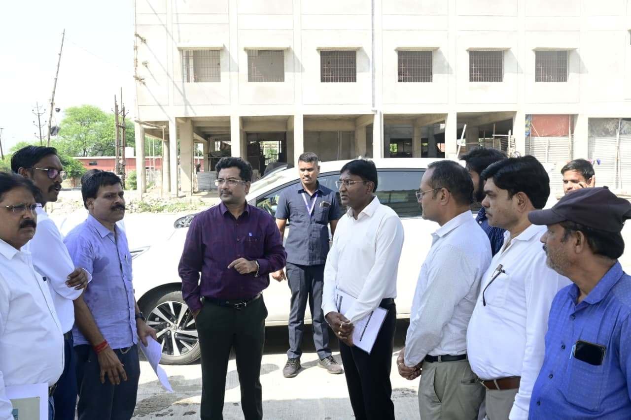 बिलासपुर में अधूरे काम पर भड़के सोनमणि बोरा: पीएम आवास में खामियां देख नाराज, 15 दिन में सुधार के निर्देश 1 IMG 20261007 WA0009