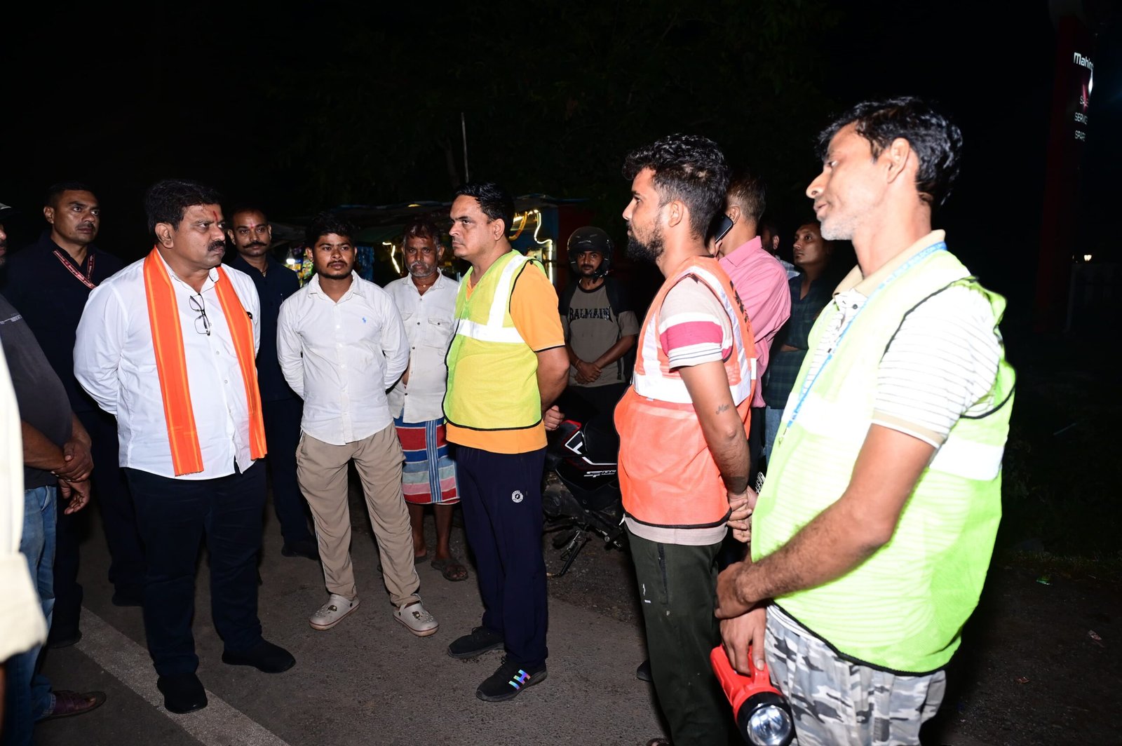 हाइवे पर पशु देख विजय शर्मा ने रुकवाया काफिला: पेट्रोलिंग वाहन बुलाकर ली रेस्क्यू की जानकारी, अधिकारियों को दी सख्त चेतावनी 1 IMG 20261007 WA0043 scaled