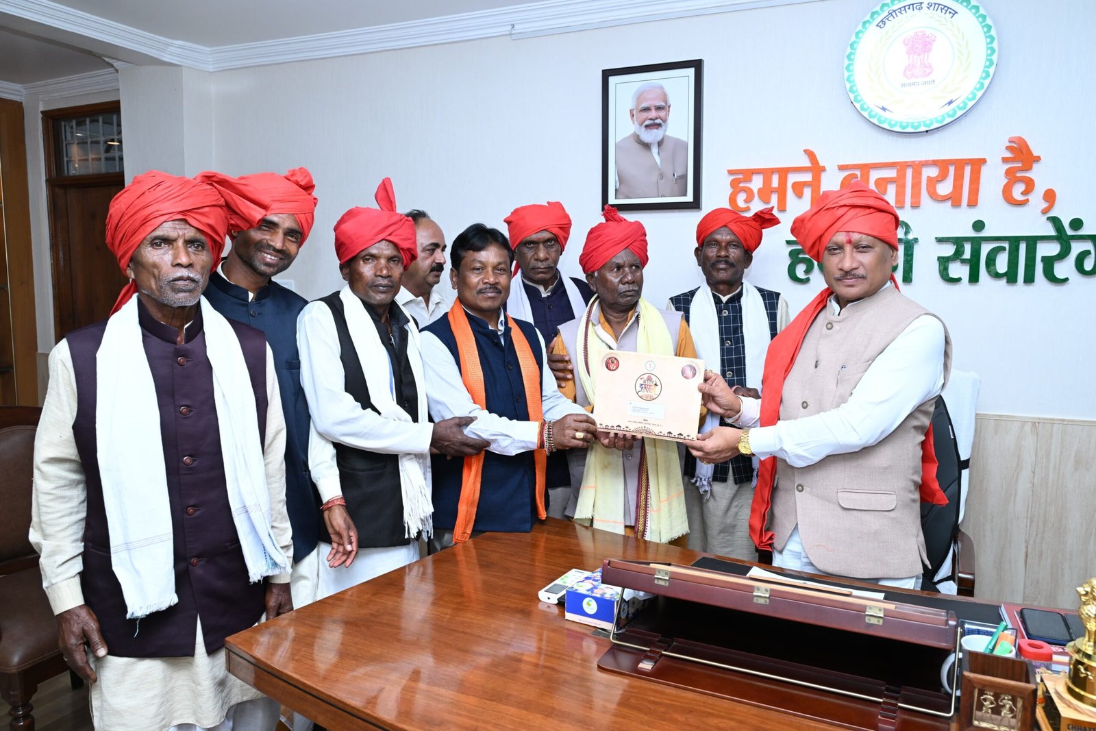 पागा पहनाकर CM साय का सम्मान, बस्तर दशहरा का न्योता: महेश कश्यप ने बताई पर्व की महिमा, 23 अक्टूबर को होगा मुरिया दरबार 1 IMG 20261009 WA0006 scaled