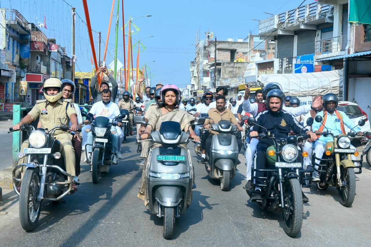 हादसे में मदद के लिए अब QR कोड: सूरजपुर में ‘अपना हेल्प क्यूआर’ लॉन्च, बाइक रैली में शामिल हुए दो मंत्री 1 IMG 20261013 WA0043