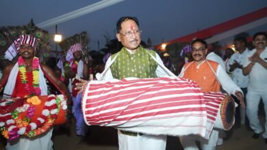 मांदर की थाप पर थिरके CM साय : कर्मा महोत्सव में जनजातीय समाज के सम्मान, शिक्षा और रोजगार को लेकर सरकार की प्रतिबद्धता दोहराई 5 IMG 20261015 WA0081