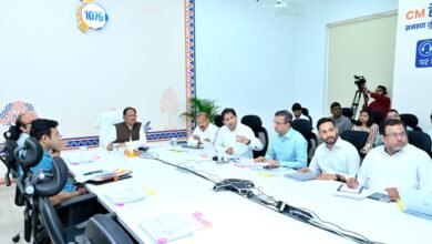 सीएम हेल्पलाइन की समीक्षा में CM साय का बड़ा एक्शन : शिकायतों में लापरवाही पर कबीरधाम के तहसीलदार प्रमोद चन्द्रवंशी निलंबित 4 IMG 20261016 WA0076