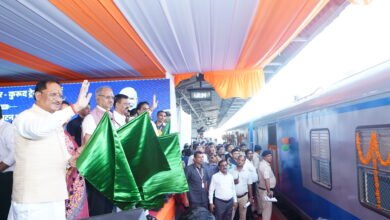 CM विष्णुदेव साय और रेल मंत्री अश्विनी वैष्णव ने दिखाई हरी झंडी : आजादी के बाद पहली बार रावघाट पहुंची रेल, कुरूद के लिए भी ट्रेन शुरू 3 IMG 20261020 WA0055
